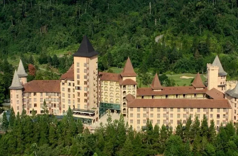 Отель The Chateau Spa & Wellness Resort