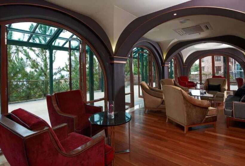 酒店 The Chateau Spa & Wellness Resort