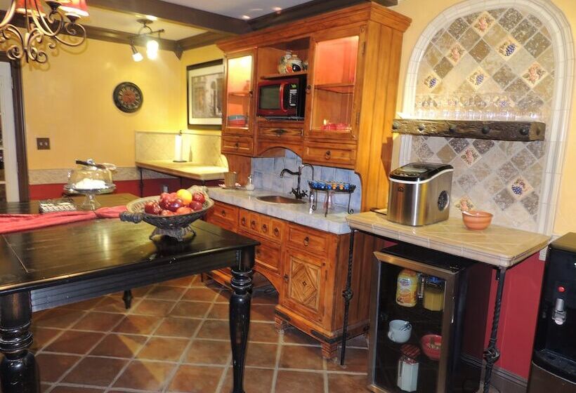 Tuscan Springs Hotel & Spa