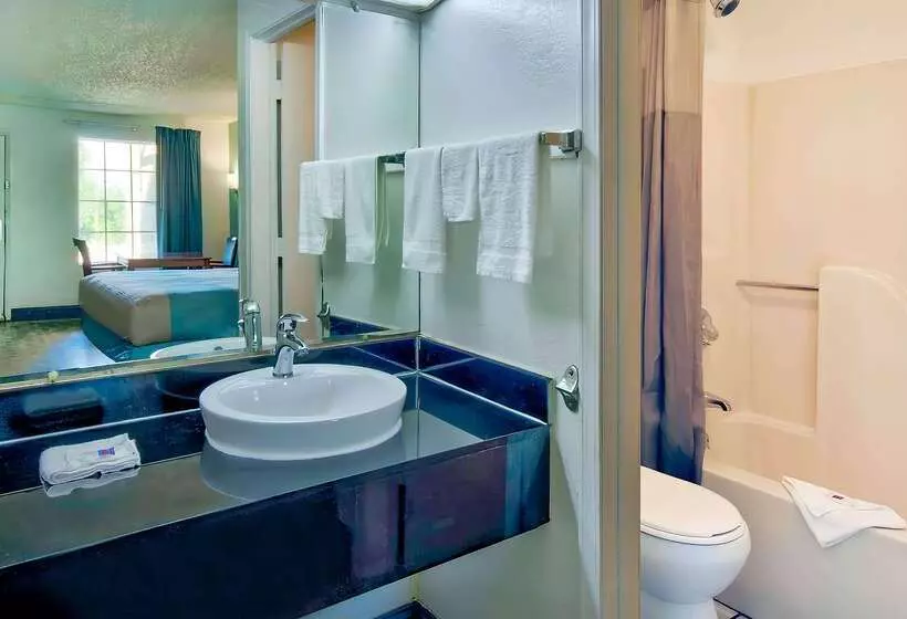 Motel 6 Grand Rivers, Ky