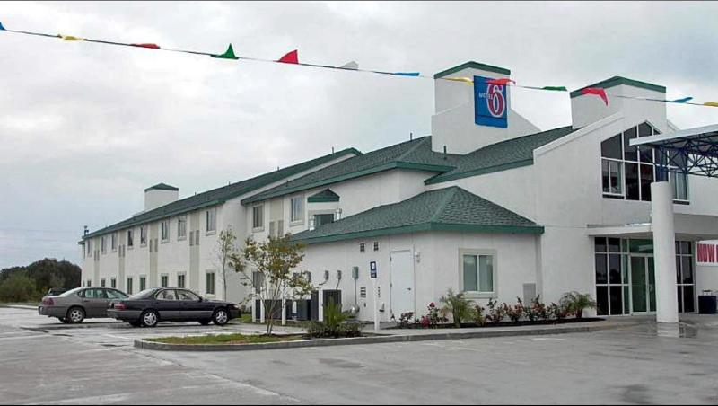 Motel 6 Sinton Tx