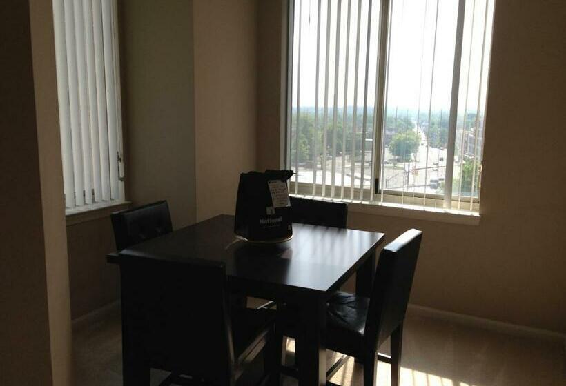 National At Ballston Metro