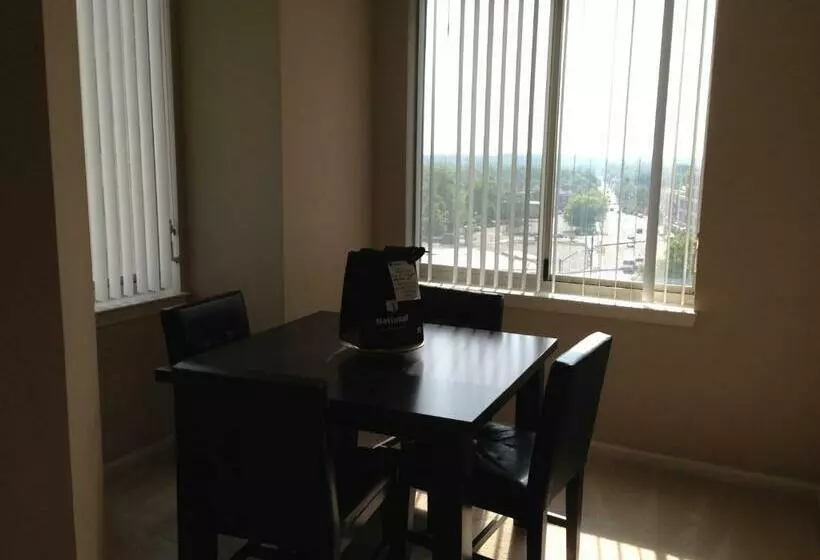 National At Ballston Metro