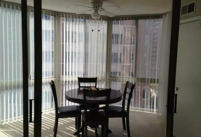 National At Ballston Metro