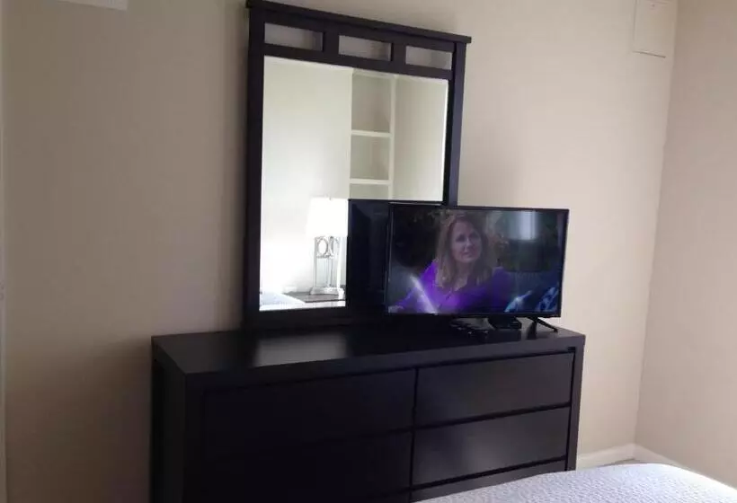 National At Ballston Metro