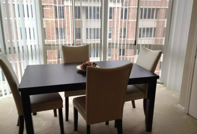 National At Ballston Metro