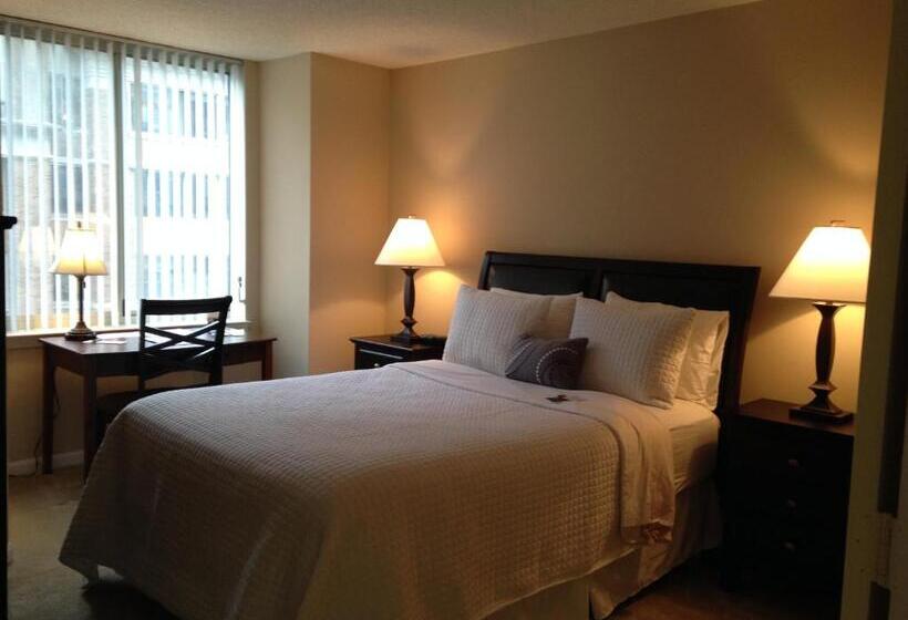 National At Ballston Metro