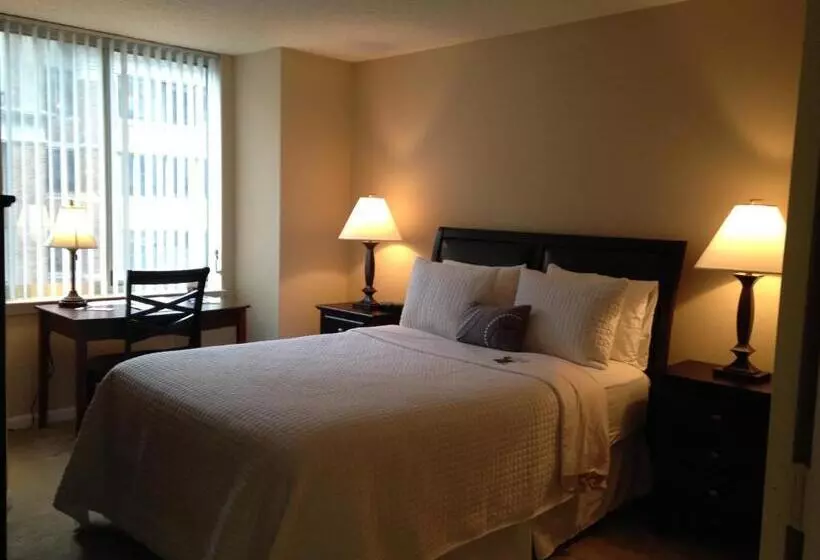 National At Ballston Metro