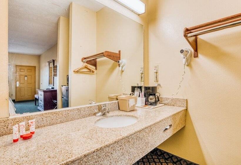 OYO Hotel Grenada West