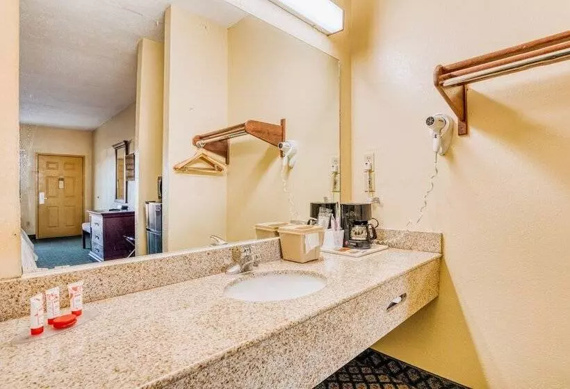 OYO Hotel Grenada West