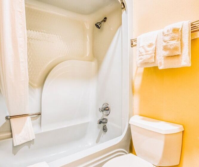 OYO Hotel Grenada West