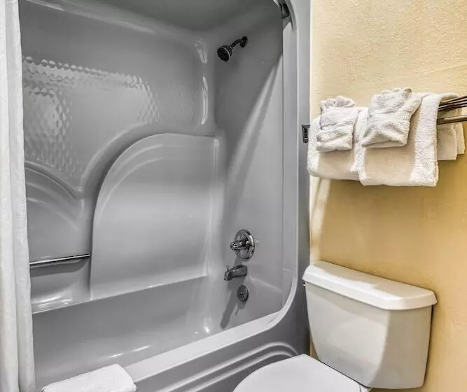 OYO Hotel Grenada West