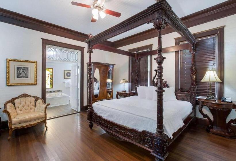 فندق Coombs Inn & Suites