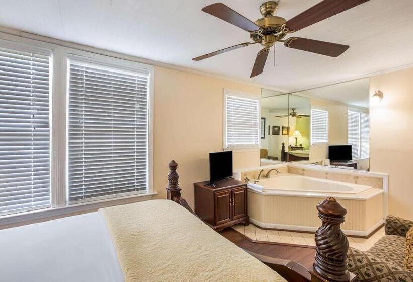 فندق Coombs Inn & Suites