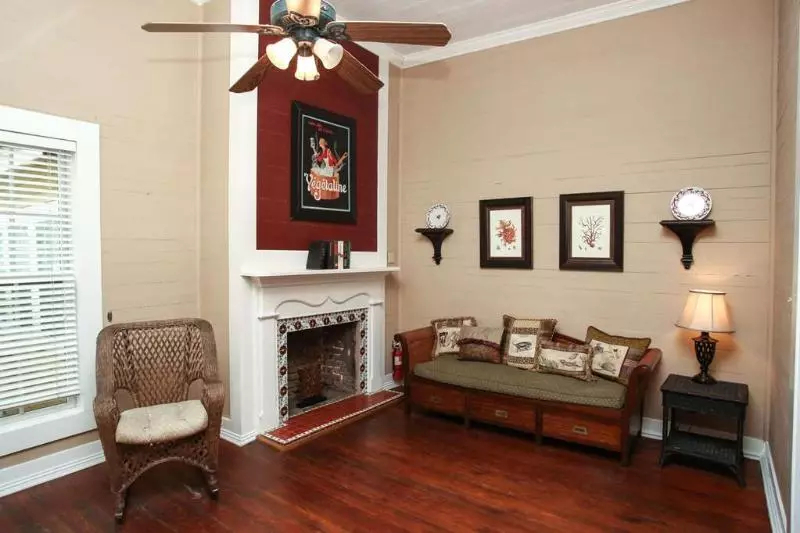 בית מלון כפרי Coombs Inn & Suites