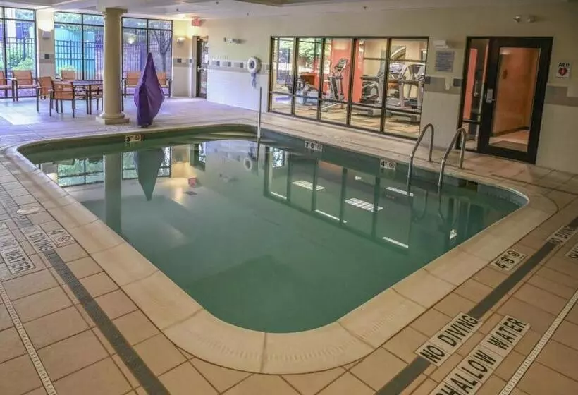 ホテル Courtyard Pittsburgh Monroeville