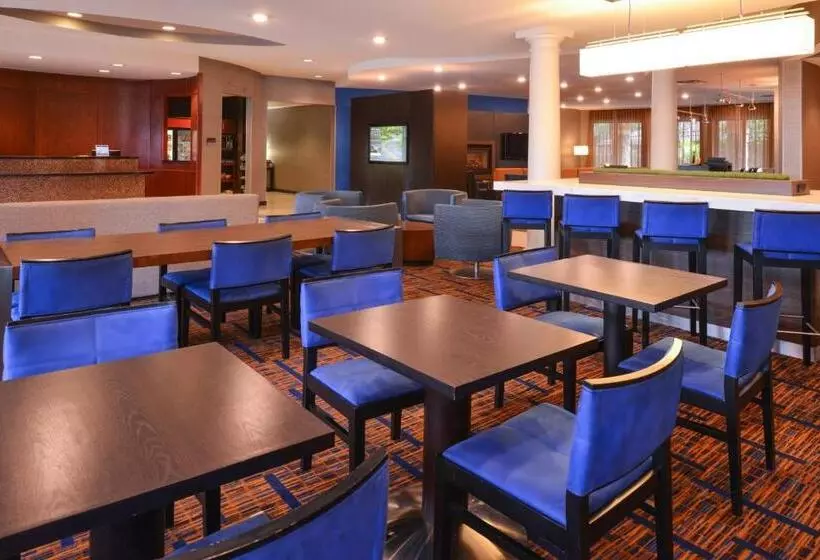 ホテル Courtyard Pittsburgh Monroeville