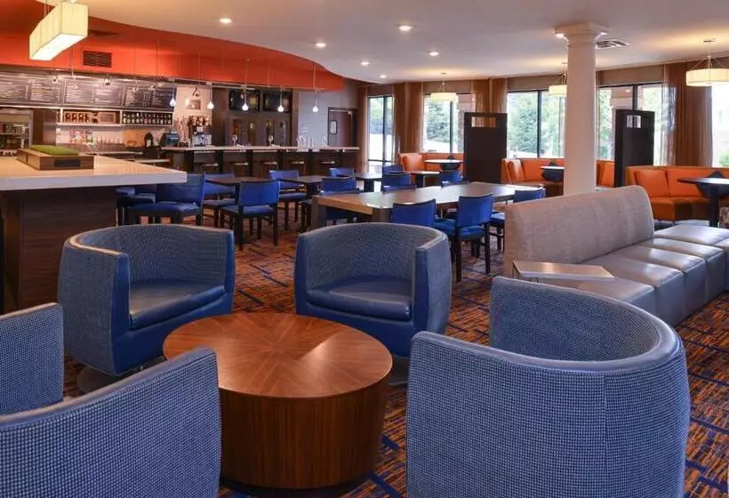 ホテル Courtyard Pittsburgh Monroeville