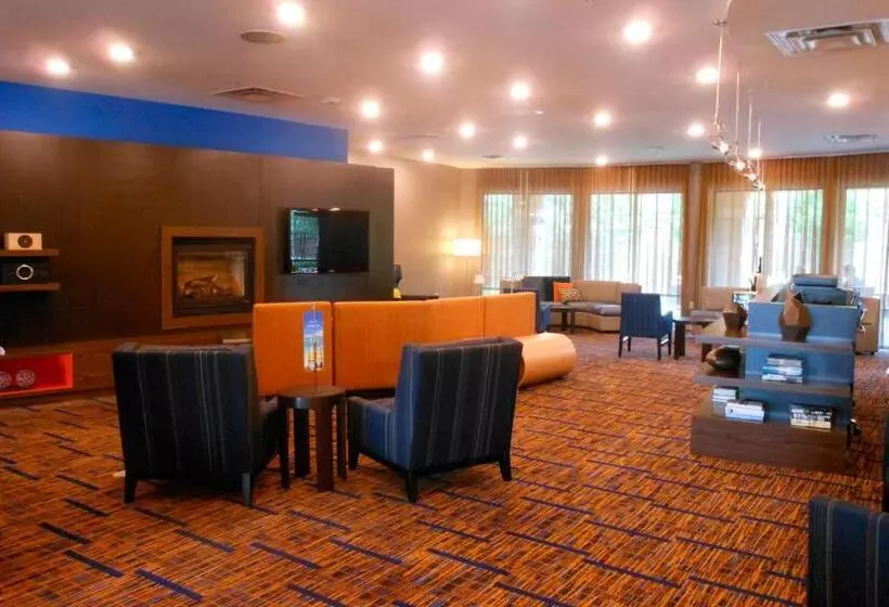 ホテル Courtyard Pittsburgh Monroeville