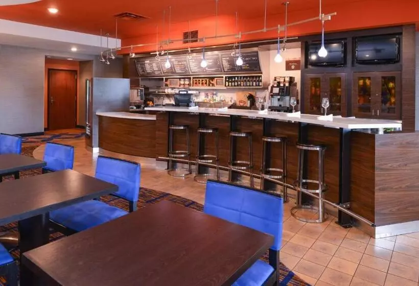 ホテル Courtyard Pittsburgh Monroeville