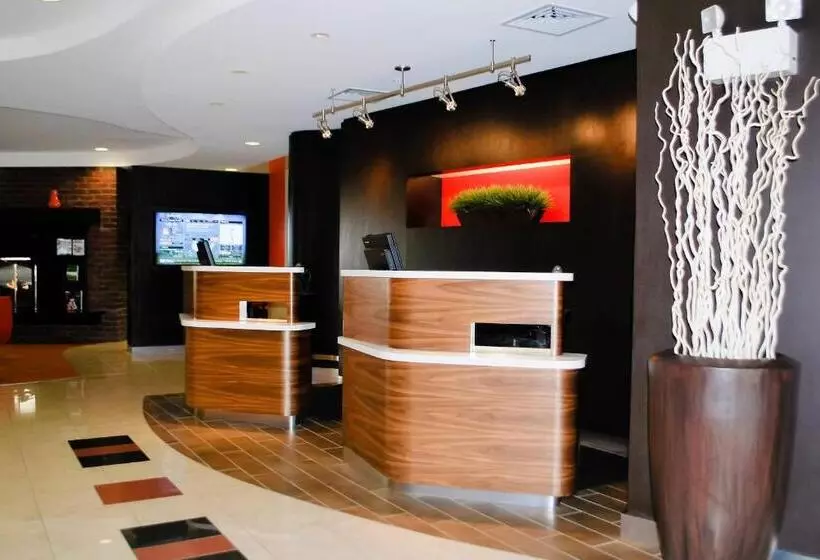 فندق Courtyard Salina