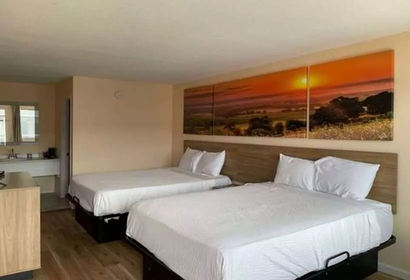 호텔 Days Inn By Wyndham Branson Near Theatre District