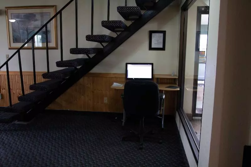 هتل East Grand Inn