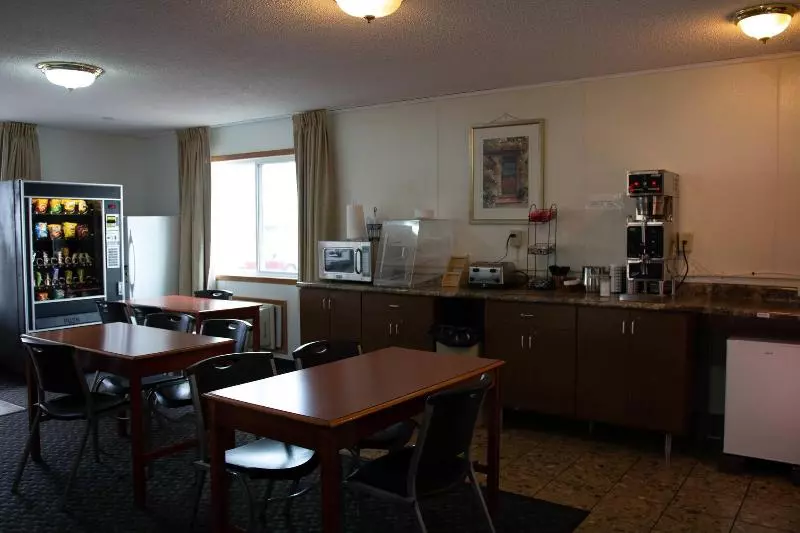 هتل East Grand Inn