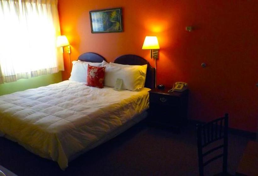 Отель Higher Ground