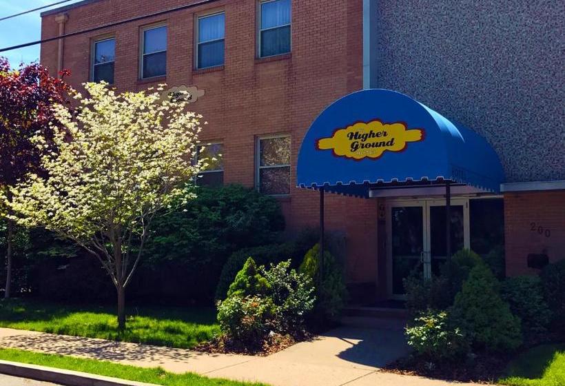Отель Higher Ground