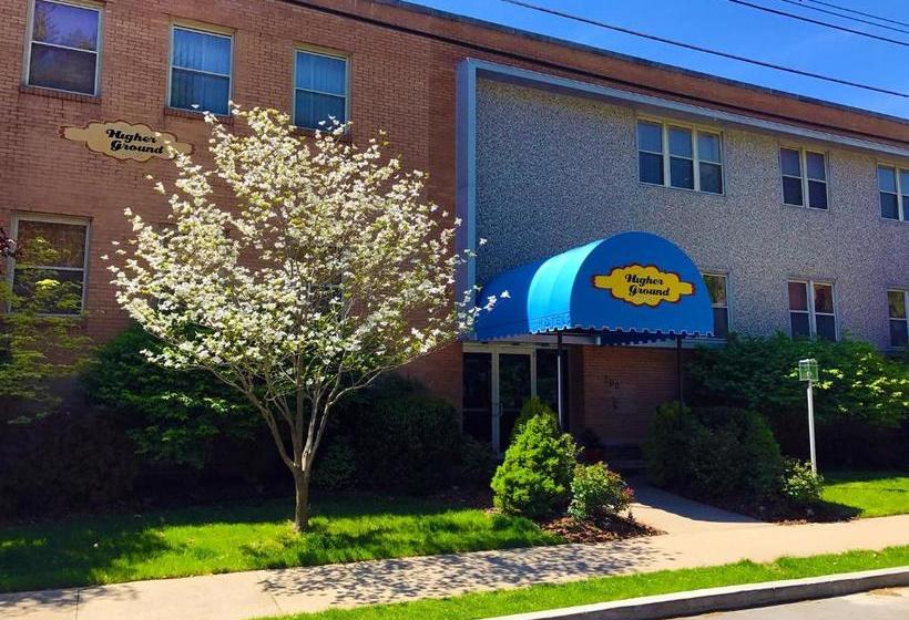 Отель Higher Ground