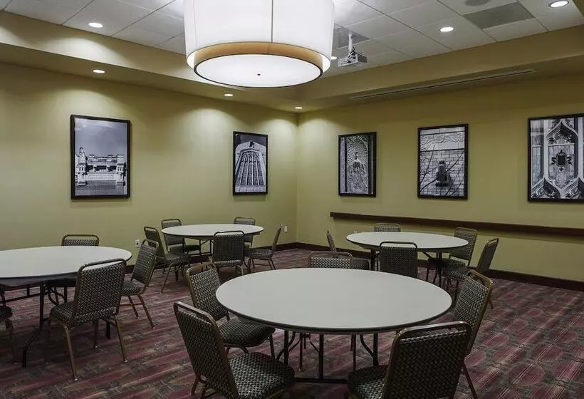 Отель Holiday Inn Ardmore, An Ihg