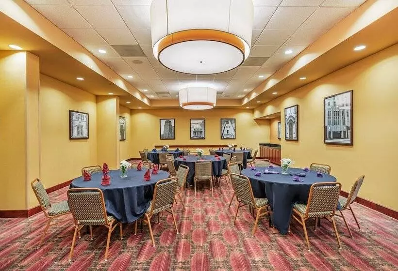 Отель Holiday Inn Ardmore, An Ihg