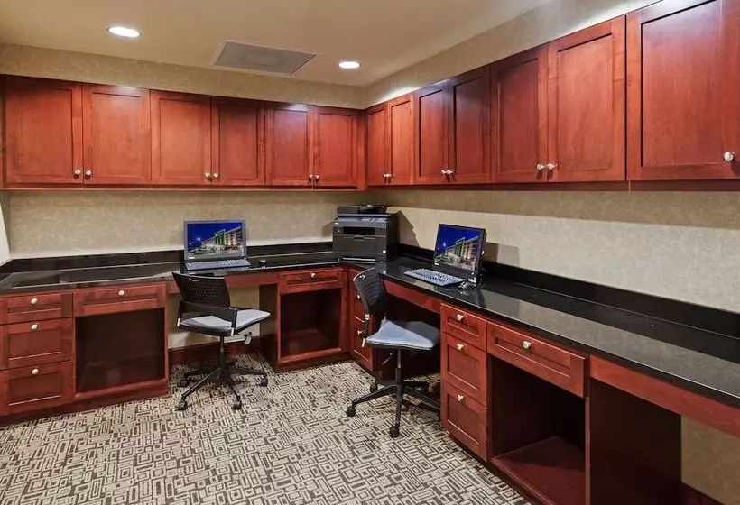 Отель Holiday Inn Ardmore, An Ihg