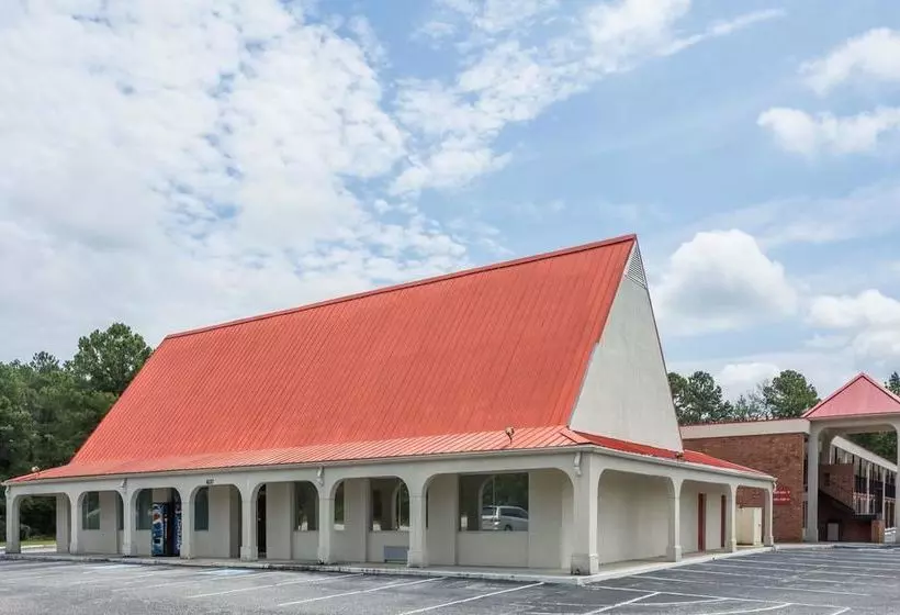 בית מלון כפרי Palmetto Inn by Magnuson Worldwide