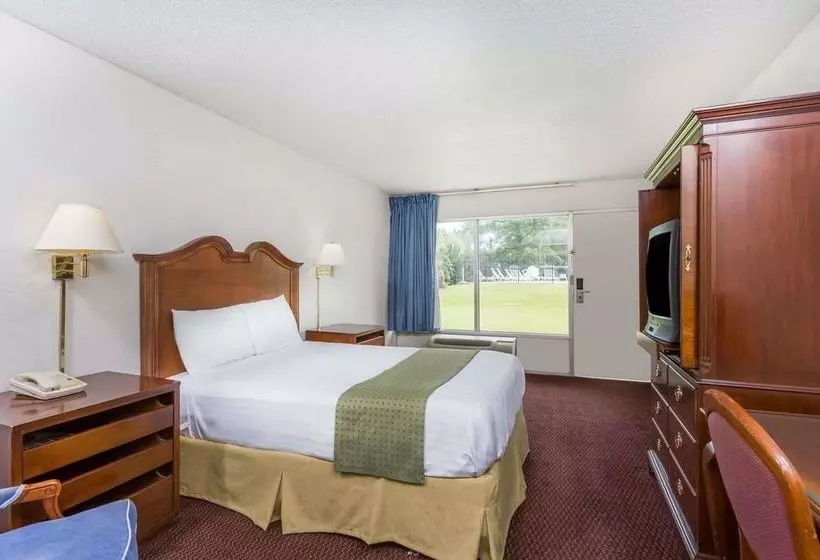 בית מלון כפרי Palmetto Inn by Magnuson Worldwide