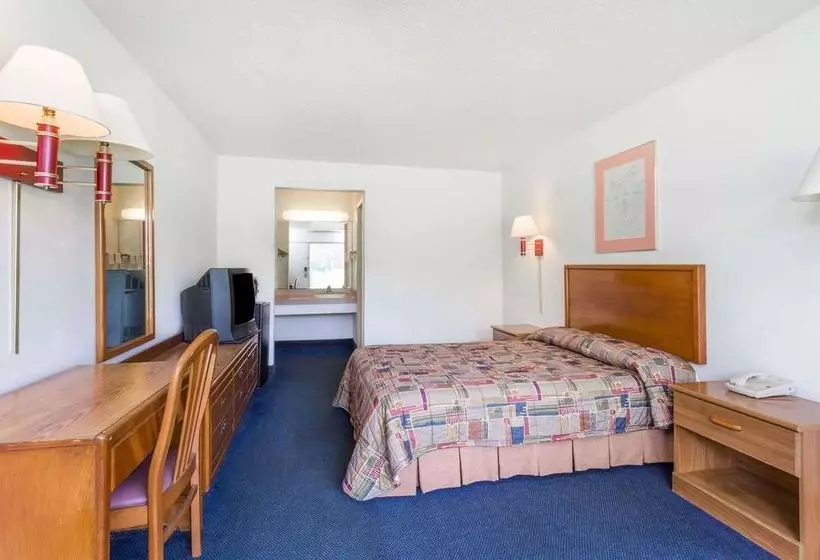 בית מלון כפרי Palmetto Inn by Magnuson Worldwide