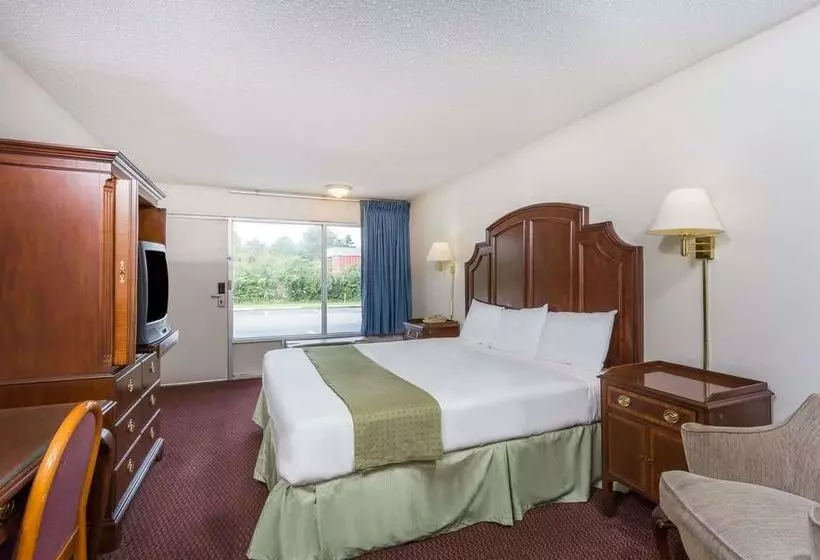 בית מלון כפרי Palmetto Inn by Magnuson Worldwide