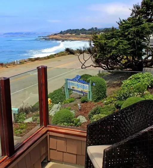 酒店 Little Sur Inn