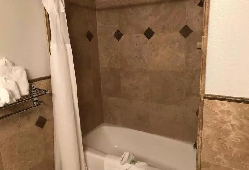 酒店 Little Sur Inn