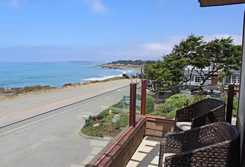 酒店 Little Sur Inn