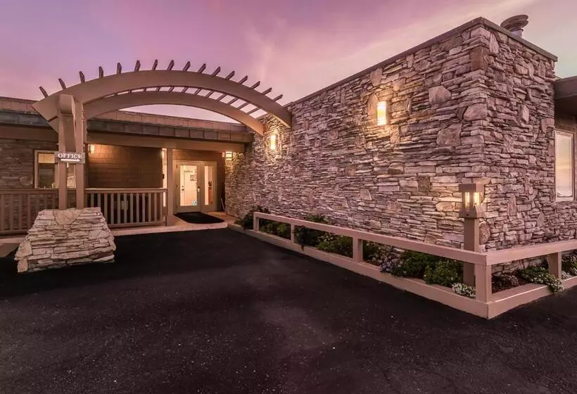 酒店 Little Sur Inn