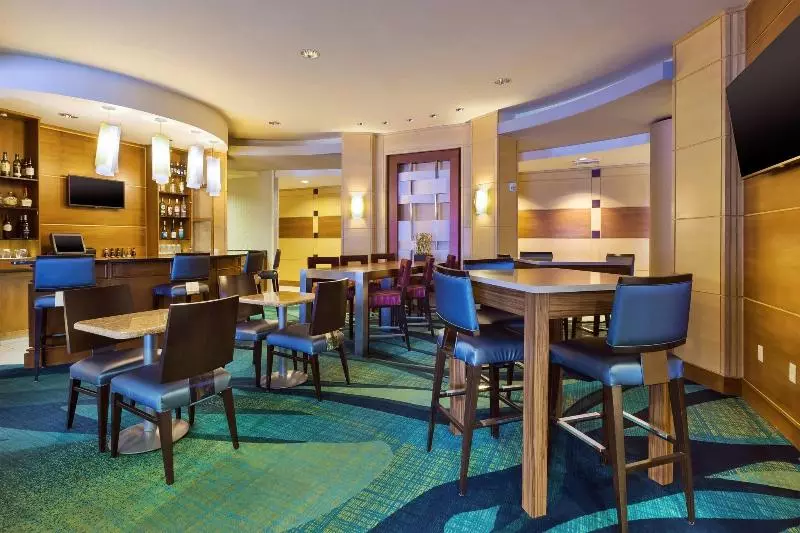 Hotel Springhill Suites By Marriott Grand Rapids Airport Southeast