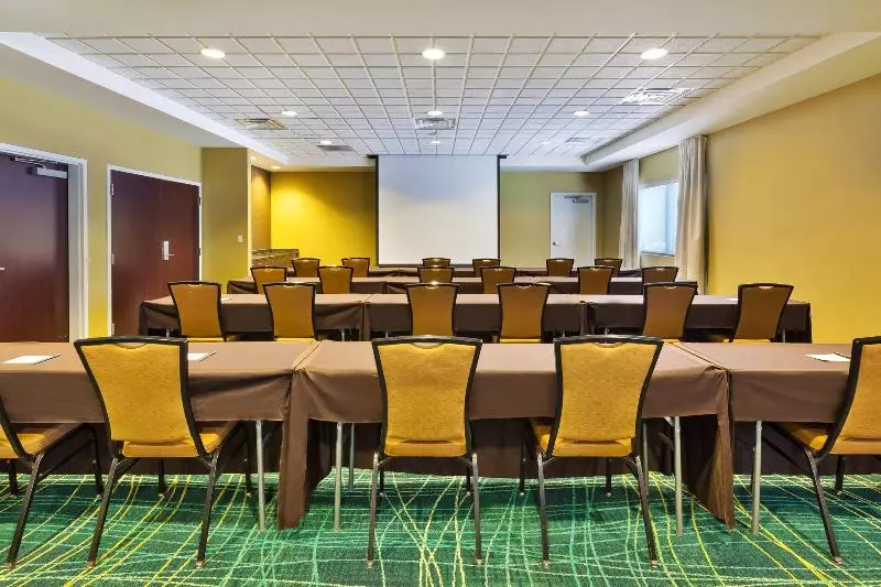 Hotel Springhill Suites By Marriott Grand Rapids Airport Southeast