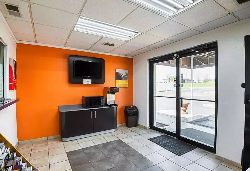 Motel 6blue Springs, Mo