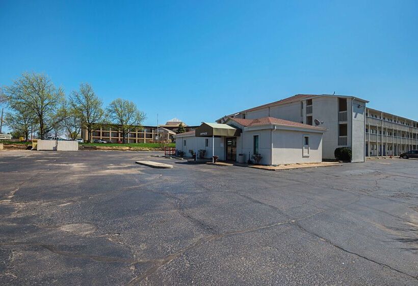 Motel 6blue Springs, Mo