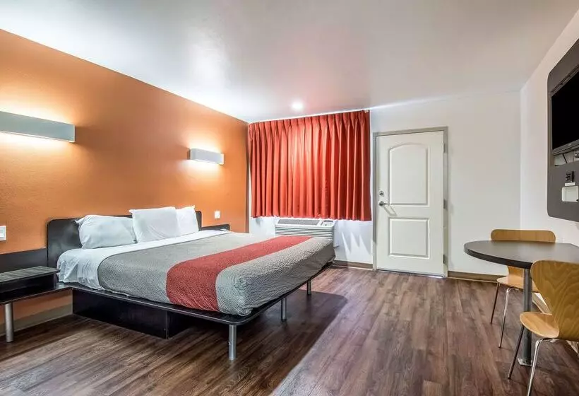 Motel 6oceanside, Ca, Marina