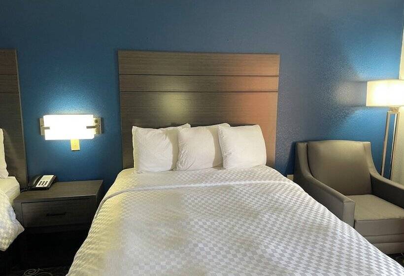 모텔 Clairmont Inn & Suites Warren