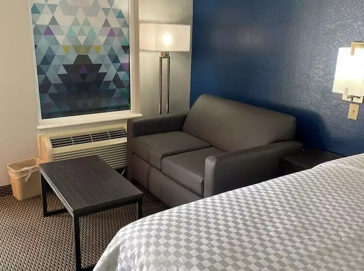 モーテル Clairmont Inn & Suites   Warren