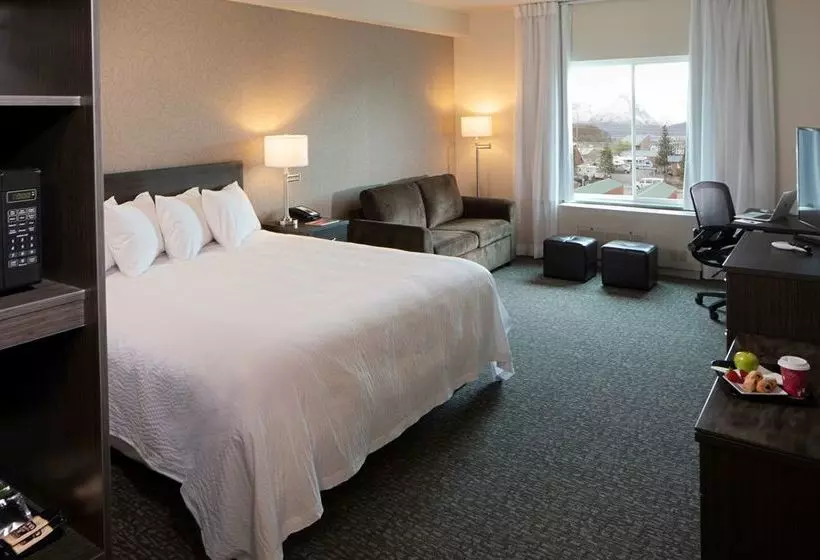 Totem Hotel And Suites